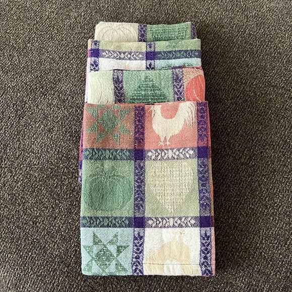 Autumnal Farmhouse Set of 4 Dinner Square Cloth Napkins- 16” by 16” - Picture 13 of 16